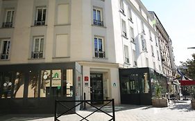 Campanile Paris - Clichy Centre